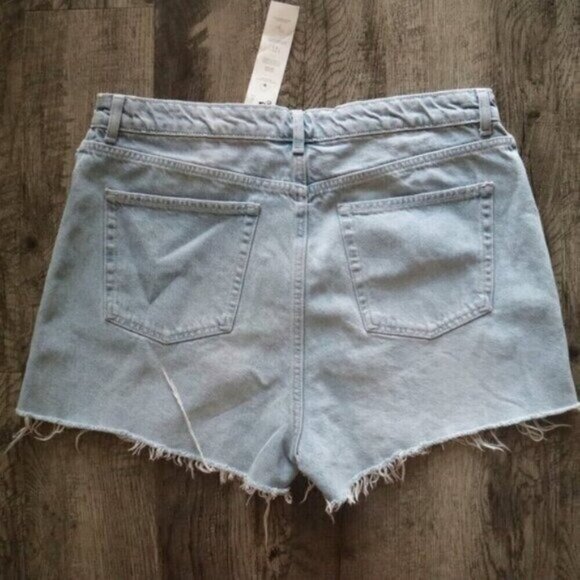 NWT Zara Cut Out Denim Jean Shorts Size 14 Light Blue Wash Distressed - Picture 4 of 4